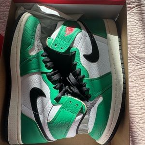 Jordan lucky green women’s sz 6